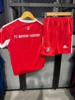 Bayern Munich 2025/26 Home KIT - Figura 2